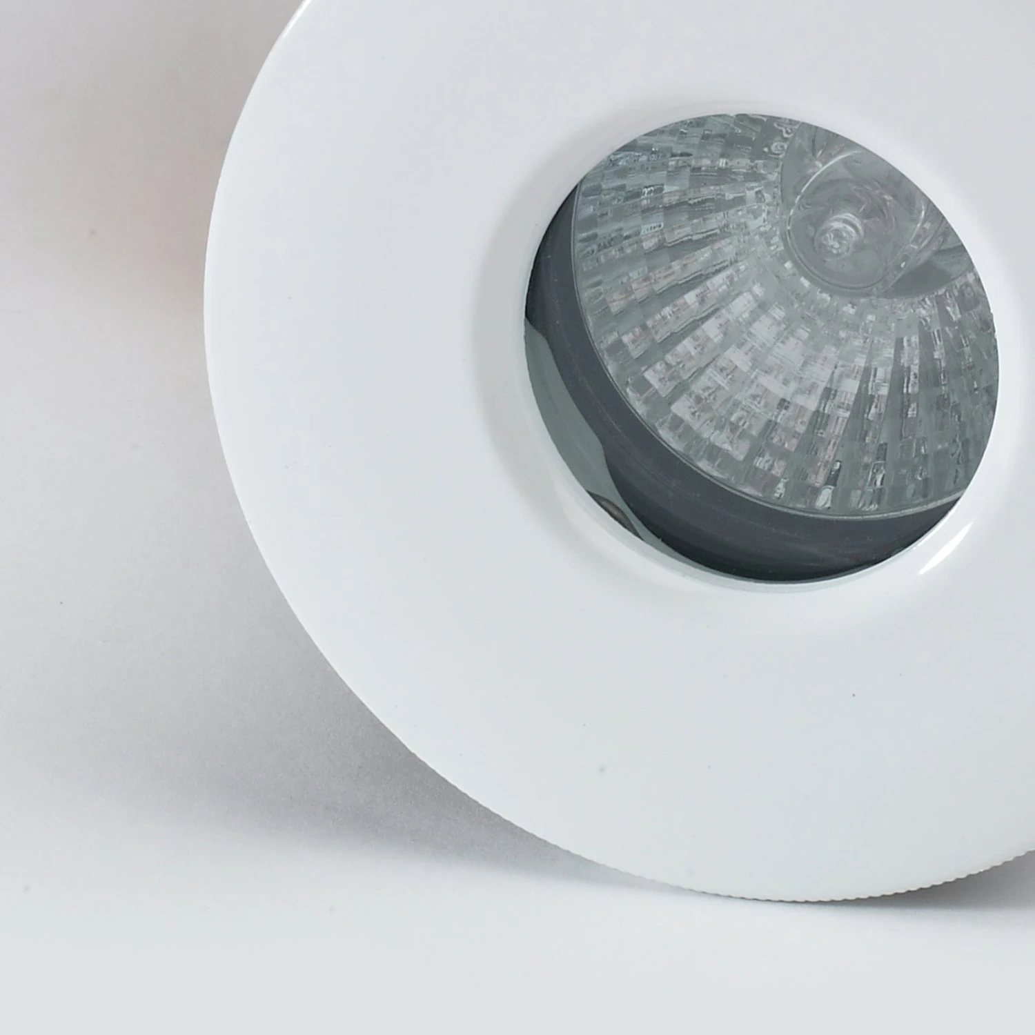 GU10 Die Cast Ceiling Spotlight - Shower 4 GU10 Die Cast Ceiling Spotlight - Shower - Image 4