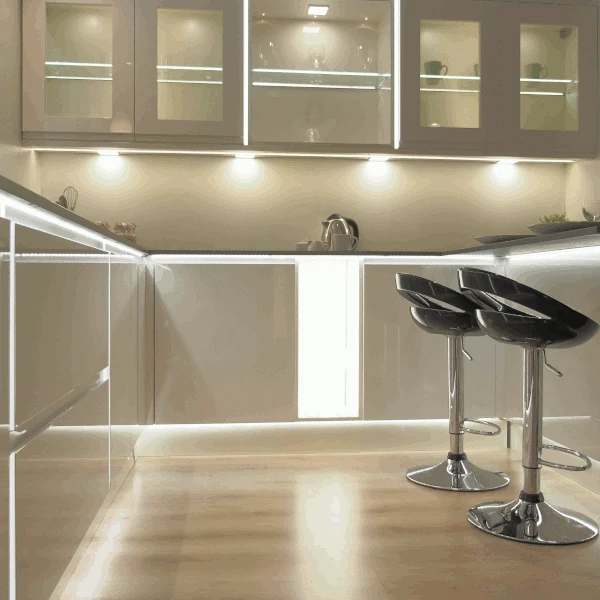 IP65 Waterproof LED Strip Light Kit 12V 60D - Various Lengths 3 IP65 Waterproof LED Strip Light Kit 12V 60D - Various Lengths - Image 3